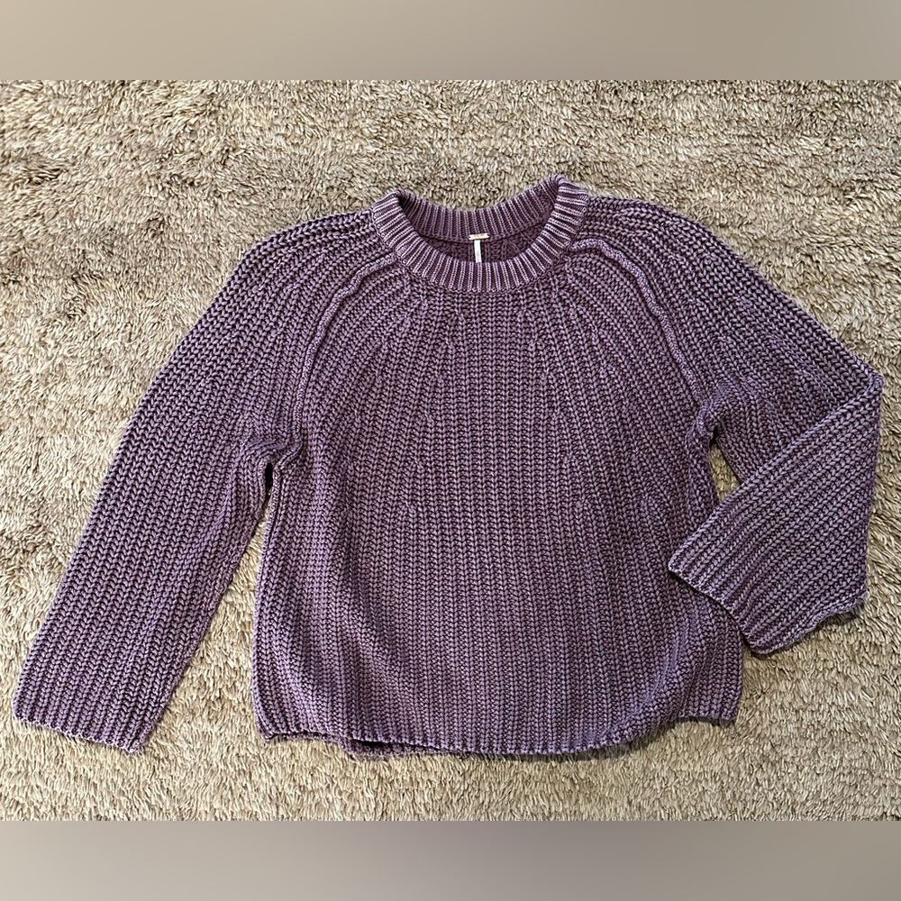 Free people over size eggplant purple crewneck cable knit seater sz SMALL